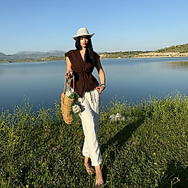 Paçası Yırtmaçlı Beyaz Havuç Pantolon