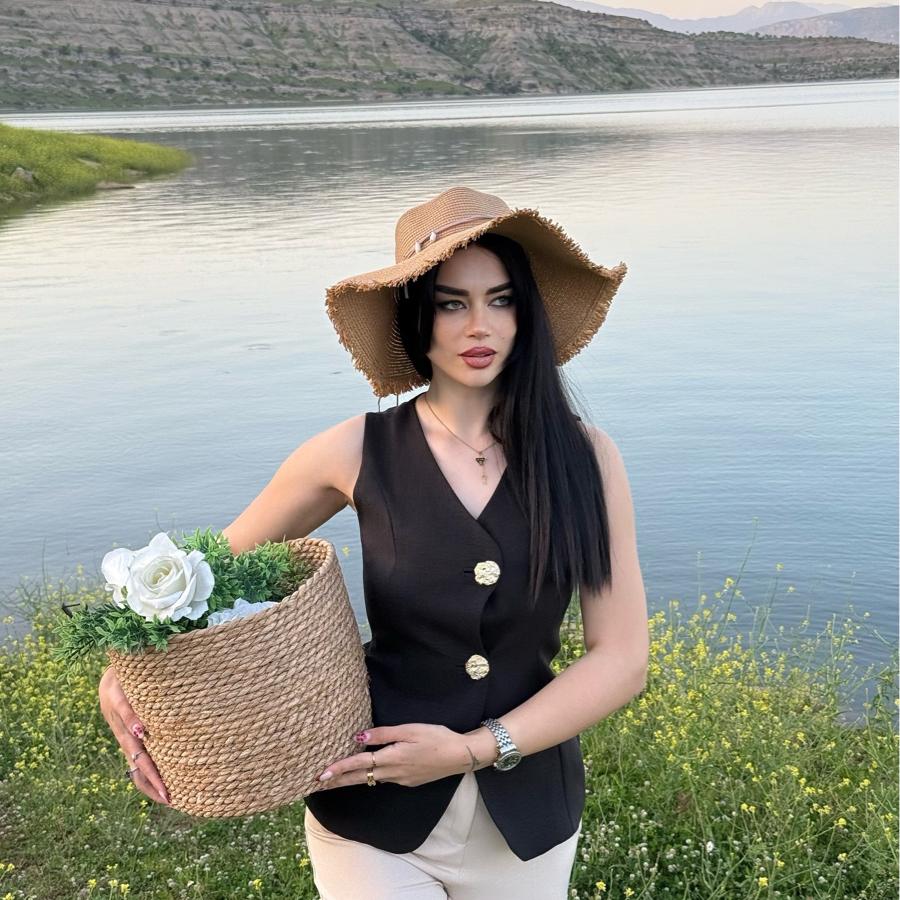 Zr Gold Düğmeli Siyah Yelek